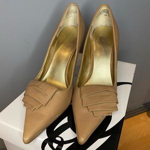 Nine West - 3.5”- “Buety Beat” heels - leather - size 5 - tan - good condition